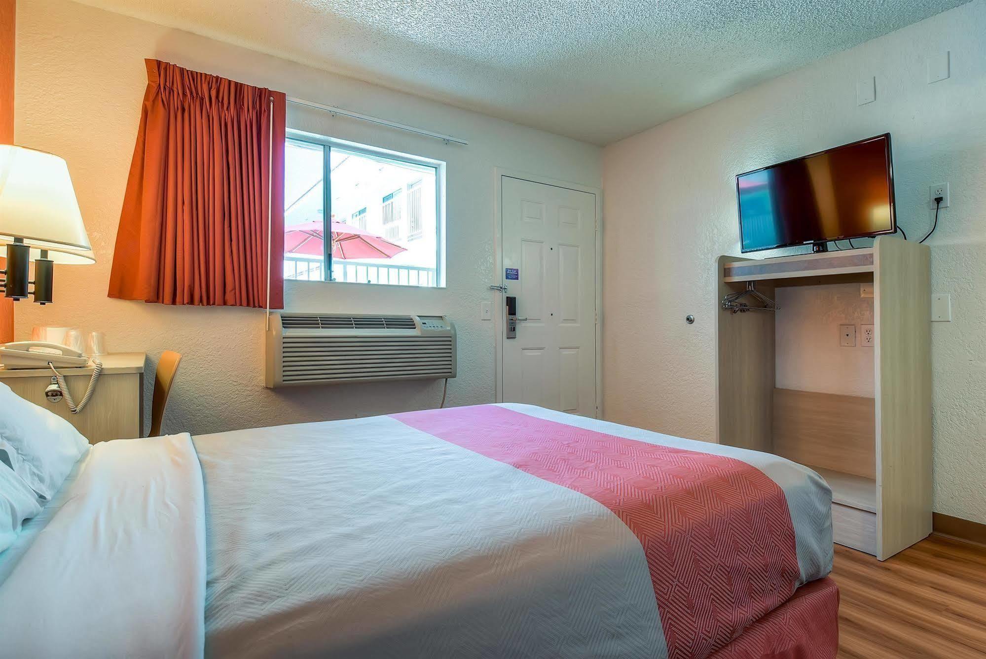 Motel 6-Rowland Heights, Ca - Los Angeles - Pomona Екстер'єр фото